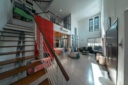 Kew Drive (D16), Terrace #557120381